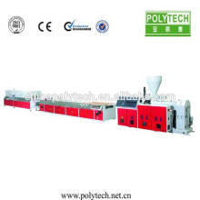 Hohes Verhältnis von geschäumten WPC/PVC geschäumt Board Geldmaschine / Maschine für Produkte verschiedener Breite Profile